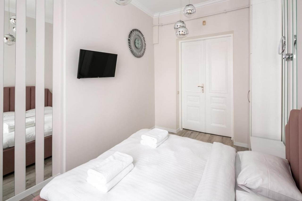 Avangard Deluxe Art Apart Lviv Exterior photo